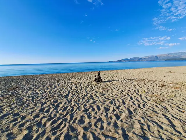 Παραλία με τιρκουάζ νερά