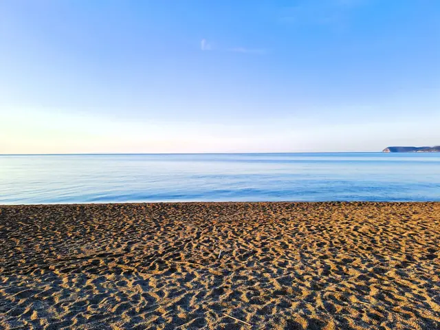 Αυγή στη θάλασσα